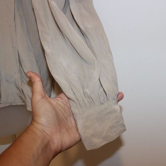 Vintage The Silk Farm Tan Blouse 100% Silk Women Size 10 - Picture 9 of 10